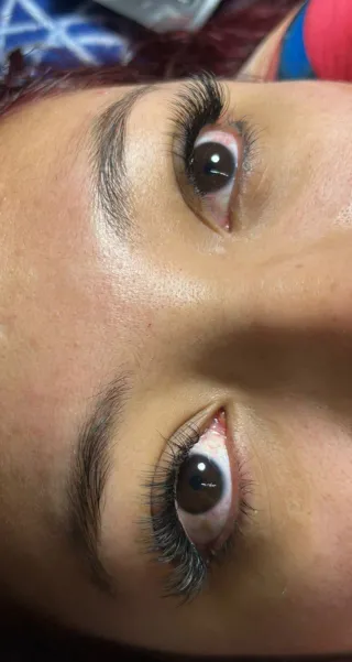 Extensiones de pestañas negras