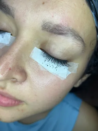 Extensiones de pestañas negras