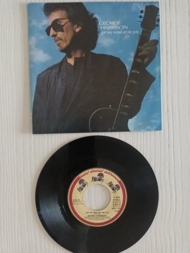 SINGLES GEORGE HARRISON Y JOHN LENNON