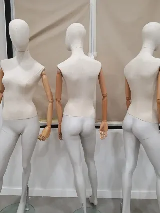 Maniquí Mujer Cuerpo Completo. Brazos Articulados