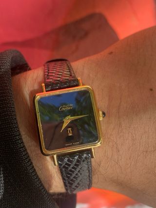 Reloj Cartier Cuadrado Negro y Dorado