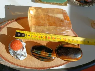 Lotto di minerali: Calcite, Occhio di Tigre, opali ecc