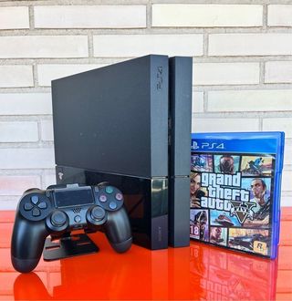 PS4 (PlayStation 4) Negra + GTA V