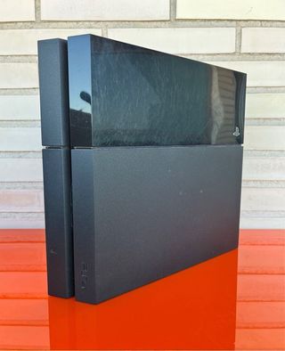 PS4 (PlayStation 4) Negra + GTA V