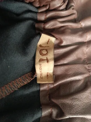 Falda marrón efecto piel