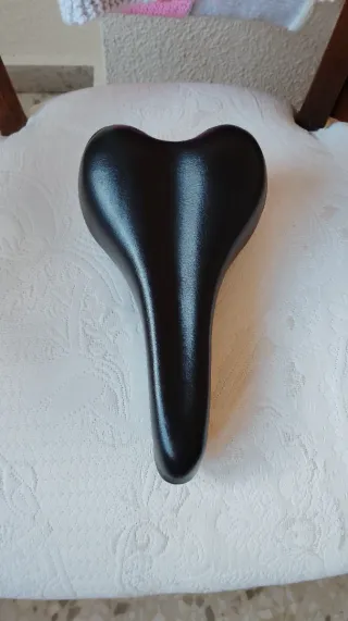 Sillín de bicicleta nuevo