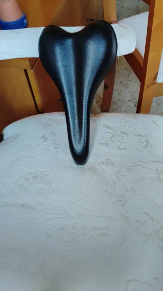 Sillín de bicicleta nuevo