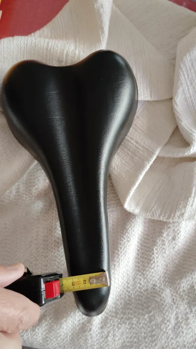 Sillín de bicicleta nuevo