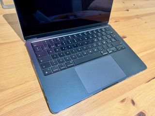 MacBook Air M2 Midnight