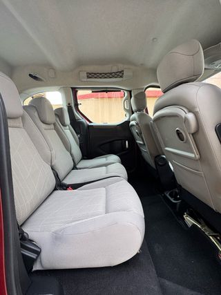 Puegot partner  Tepeer 2012