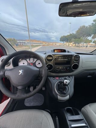 Puegot partner  Tepeer 2012