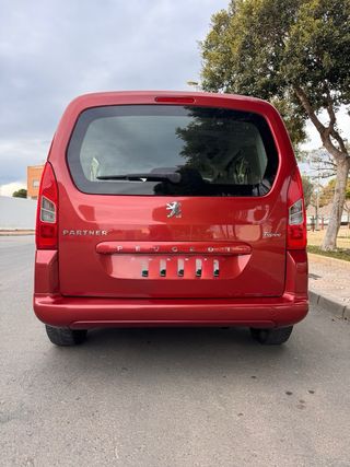 Puegot partner  Tepeer 2012