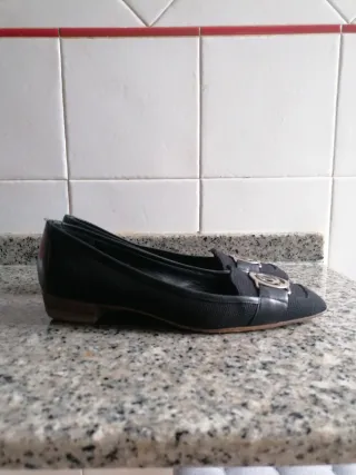 Bailarinas Loewe Negras con Logo Plateado