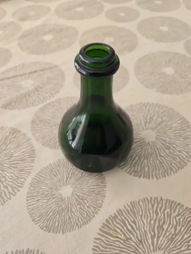 Bottiglia di vetro verde