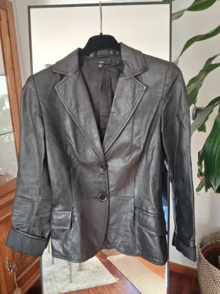 Chaqueta Zara Piel Negra Entallada