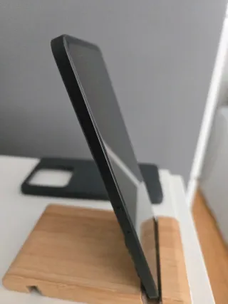 Xiaomi Poco M7 Pro Negro con su caja