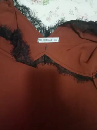 Top satén teja encaje negro Blue Rose Talla M