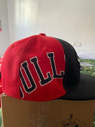 Gorra New Era Chicago Bulls Negra y Roja