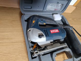 Sierra de calar Ryobi 600W