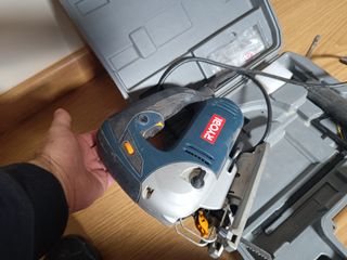 Sierra de calar Ryobi 600W