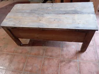 Antico baule da tavolo/ingresso in legno