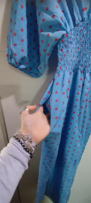 Mono azul lunares rojo