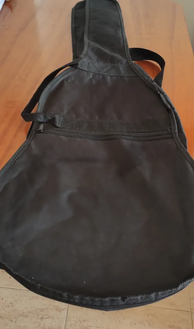 Funda guitarra mediana negra