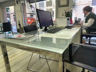 Mesa de oficina cristal y metal