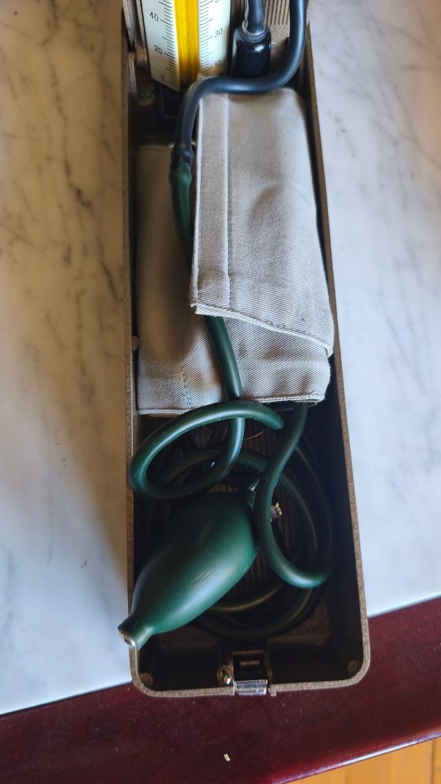 Tensiometro Waitch Esfigmomanómetro Japonés