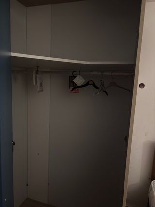 Armario esquinero espacioso