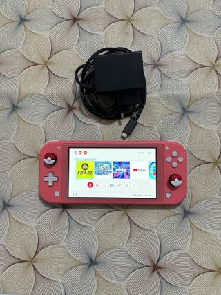 Nintendo Switch Lite Rosa + Caricabatterie