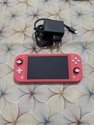 Nintendo Switch Lite Rosa + Caricabatterie