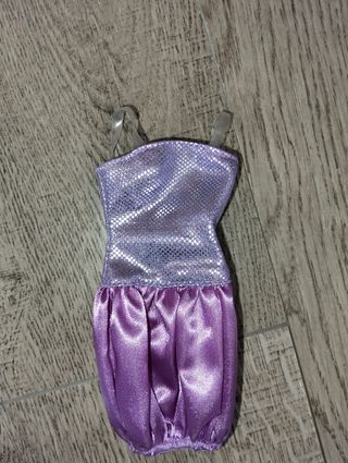 Barbie rocker con vestiti