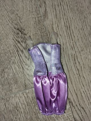 Barbie rocker con vestiti