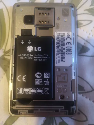 LG Optimus Nero con caricabatterie