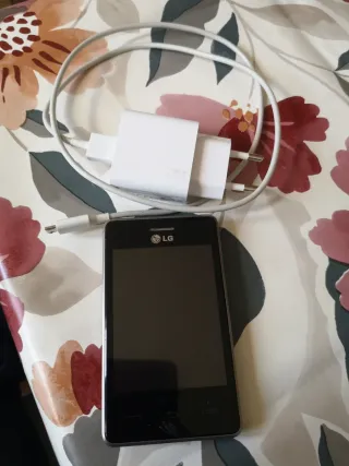 LG Optimus Nero con caricabatterie