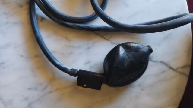 Tensiometro digital con manguito y estuche