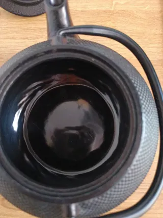 Tetera de hierro fundido negra