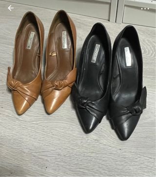 Zapatos de tacón marrones y negros