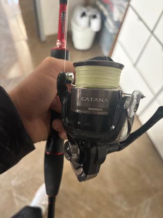 Caña de spining y calamares de fibra de carbono