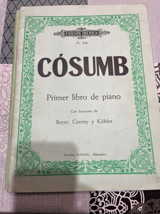 8 libros diferentes para Partituras de Piano