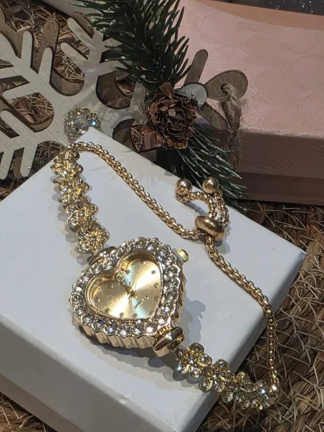 Relógio de Pulso Coração Dourado