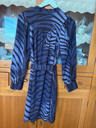 Vestido estampado Mango azul y negro