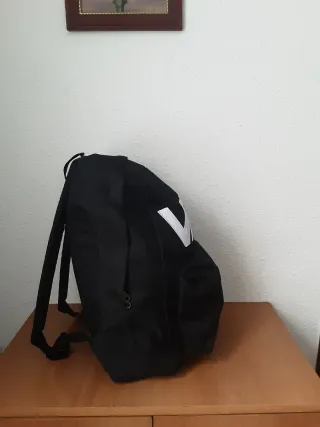 Mochila Vans nueva, no hago envio y no negocio.