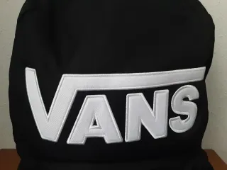 Mochila Vans nueva, no hago envio y no negocio.