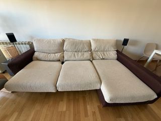 Sofá chaise longue beige y marrón
