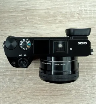 CÁMARA DIGITAL PROFESIONAL SONY ALPHA 6000L.