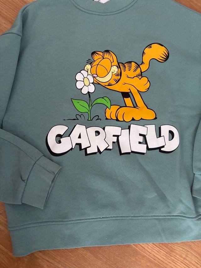 Sudadera Garfield con flor