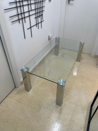 Benidorm, mesa de centro cristal y metálicos