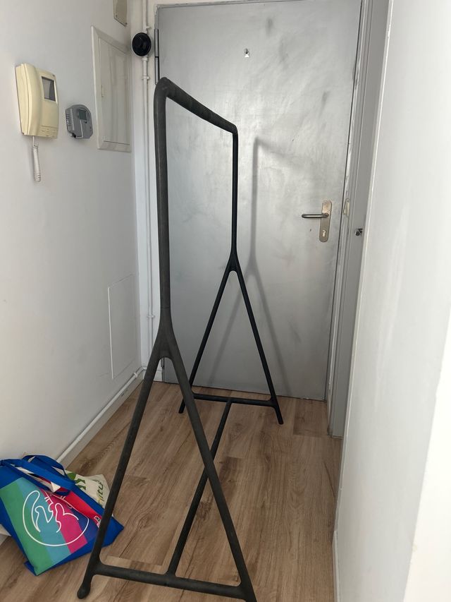 perchero Ancho: 117 cm Fondo: 59 cm Altura: 148 cm